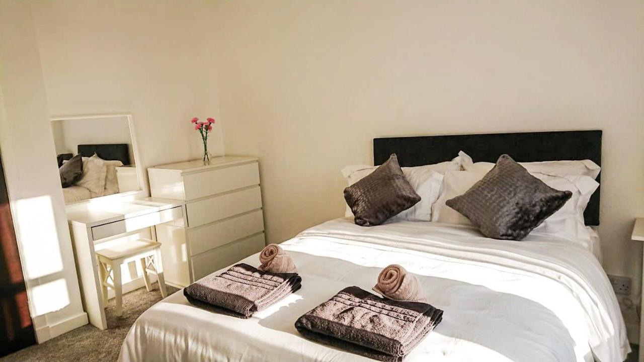 Carnock Road Apartment - Silverburn Shopping Centre Glasgow Exteriér fotografie