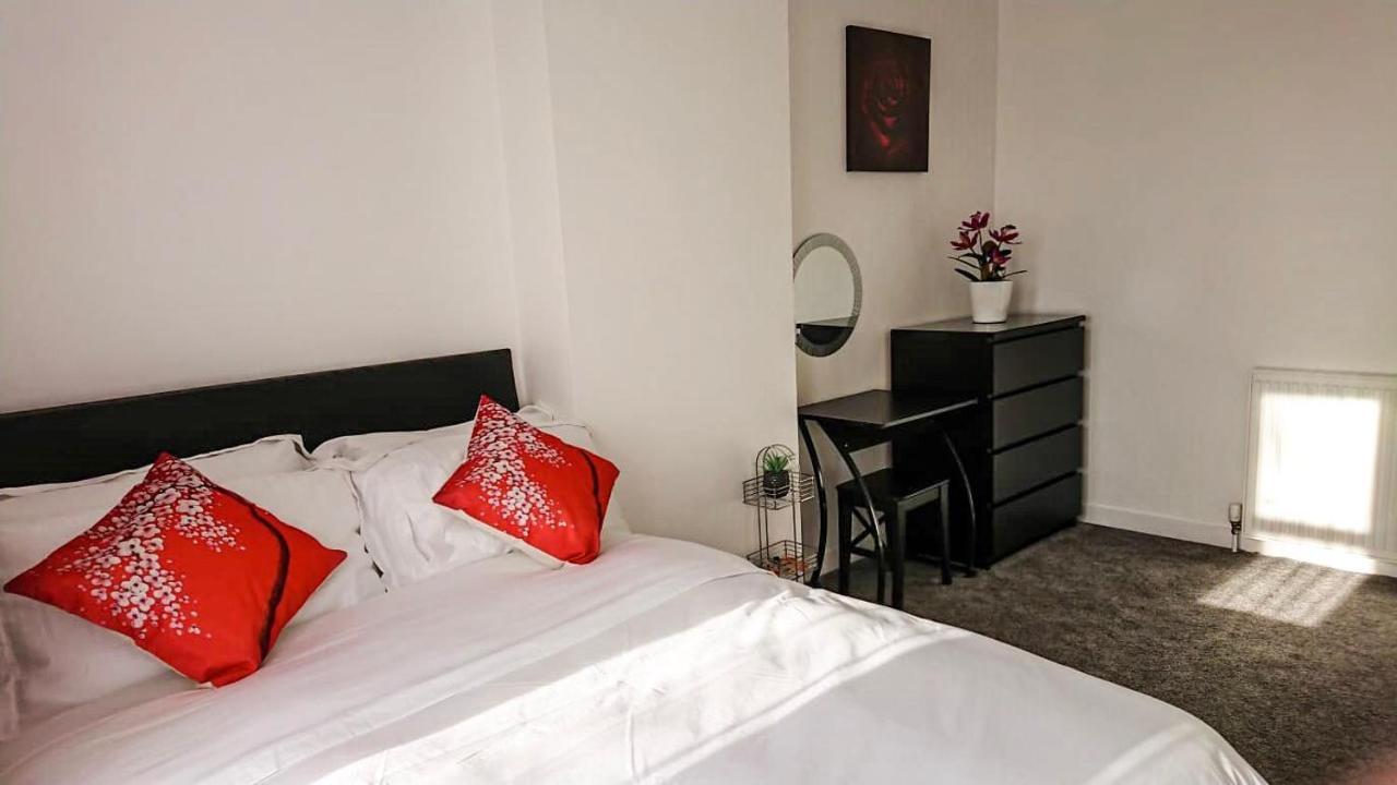 Carnock Road Apartment - Silverburn Shopping Centre Glasgow Exteriér fotografie